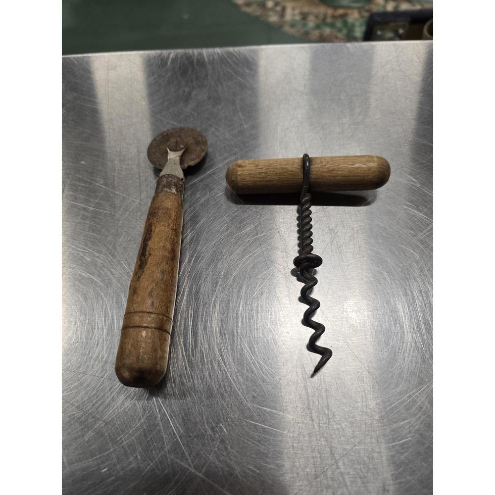 Antique kitchen hand tools lot Of 2, Grandmas Decore, Wood/metal, Plastic Free